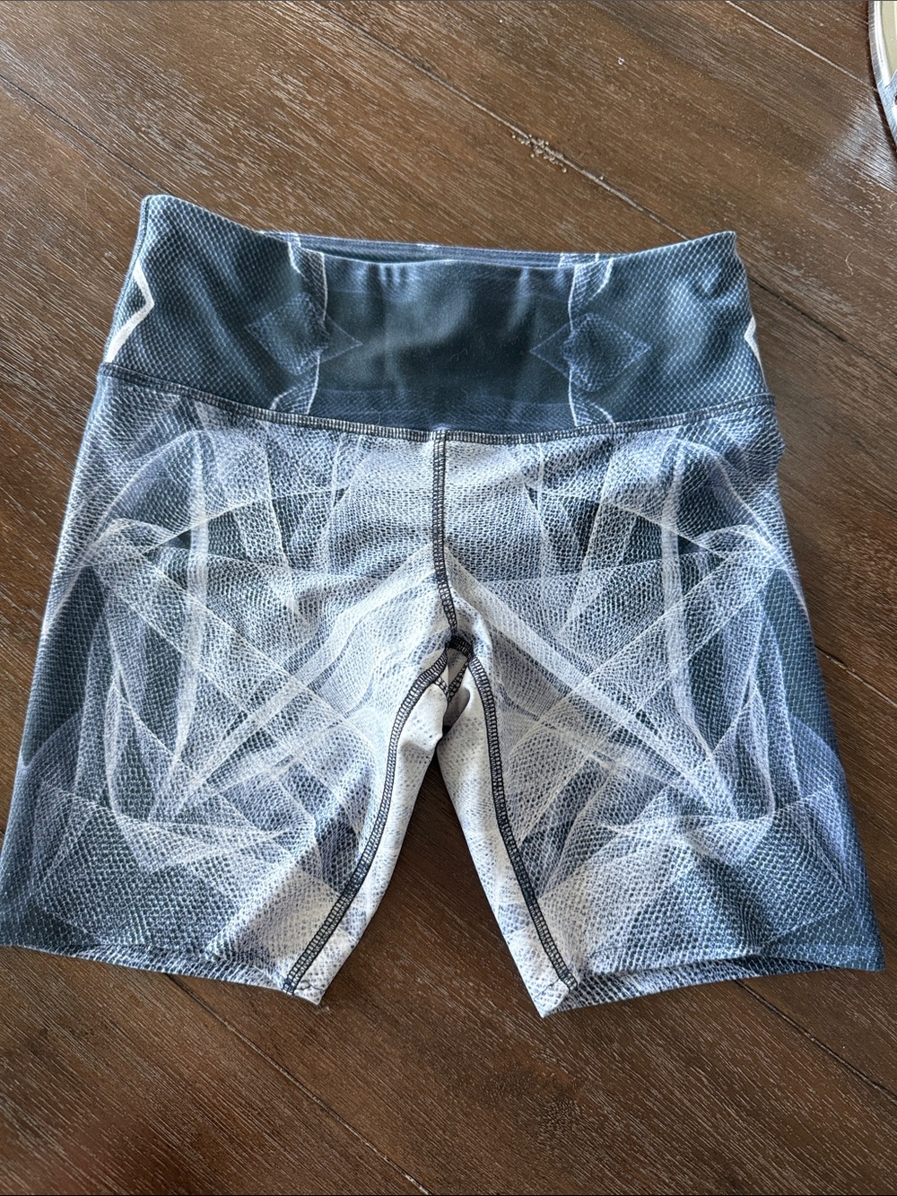 Niki yoga XS High-Waist Gray Patterned Women’s biker Shorts altered